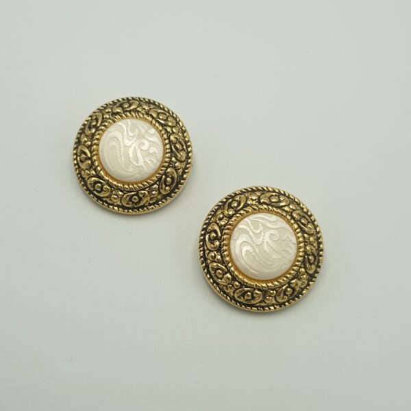 Vintage buttons earrings