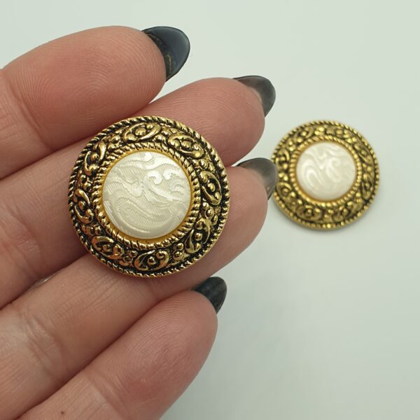 Vintage buttons earrings