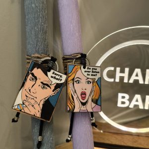 Χειροποίητες αρωματικές Πασχαλινές Λαμπάδες για ζευγάρι, με ξύλινα στοιχεία μπρελόκ και έξυπνους διαλόγους 